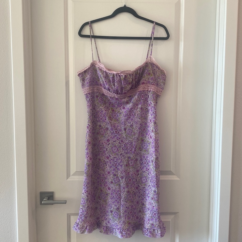 to the max! Vintage Lilac Printed Strappy Midi Dress